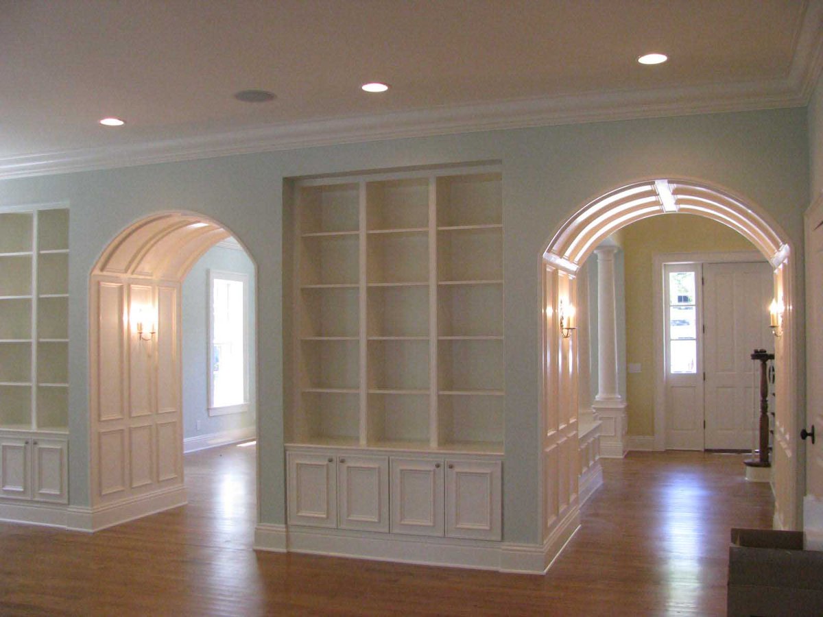 South Tampa Colonial Home - View of built-in bookcase millwork details